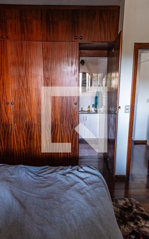 Casa à venda com 348m², 4 quartos e 10 vagas Casa à venda com 348m², 4 quartos e 10 vagasQuarto 2 / suite