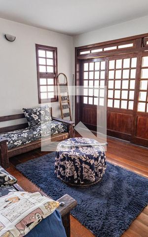 Casa à venda com 348m², 4 quartos e 10 vagas Casa à venda com 348m², 4 quartos e 10 vagasSala 2º andar