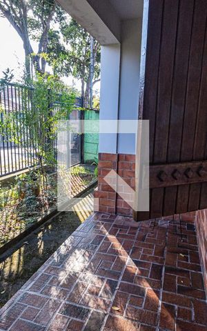 Casa à venda com 348m², 4 quartos e 10 vagas Casa à venda com 348m², 4 quartos e 10 vagasVaranda