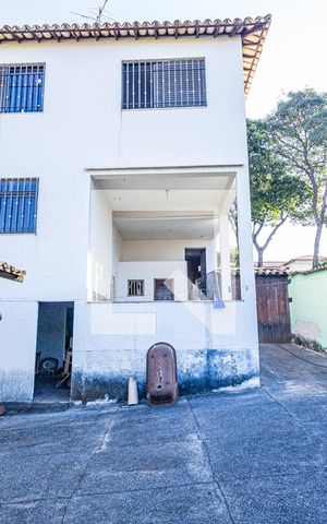 Casa à venda com 348m², 4 quartos e 10 vagas Casa à venda com 348m², 4 quartos e 10 vagasQuintal
