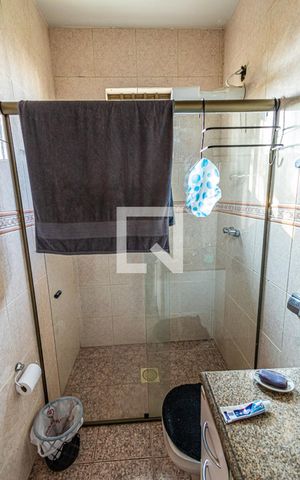 Casa à venda com 348m², 4 quartos e 10 vagas Casa à venda com 348m², 4 quartos e 10 vagasSuite