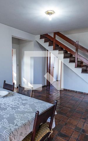 Casa à venda com 348m², 4 quartos e 10 vagas Casa à venda com 348m², 4 quartos e 10 vagasSala