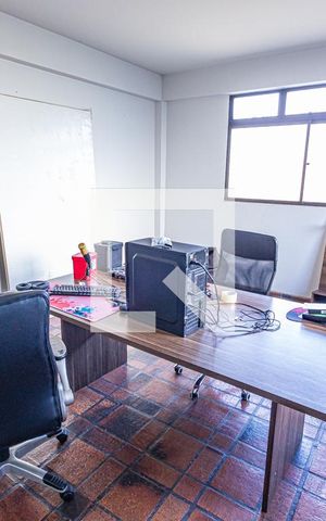 Casa à venda com 348m², 4 quartos e 10 vagas Casa à venda com 348m², 4 quartos e 10 vagasQuarto 1