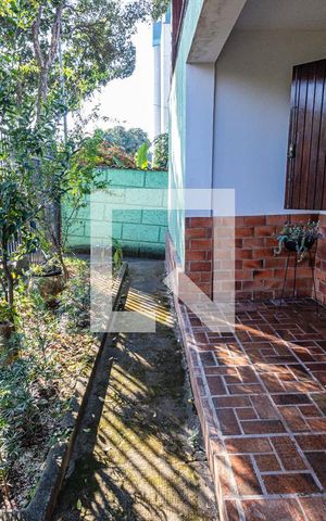 Casa à venda com 348m², 4 quartos e 10 vagas Casa à venda com 348m², 4 quartos e 10 vagasVaranda