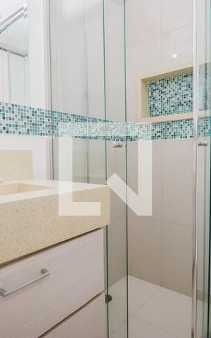 Apartamento à venda com 96m², 2 quartos e 2 vagas Apartamento à venda com 96m², 2 quartos e 2 vagasBanheiro da Suite 2