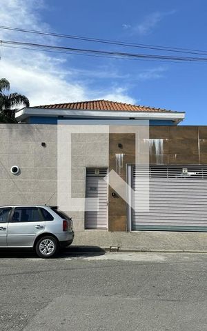 Casa para alugar com 380m², 7 quartos e 2 vagasFachada