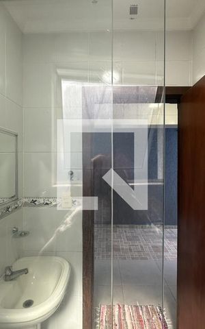Casa para alugar com 380m², 7 quartos e 2 vagasBanheiro de serviço