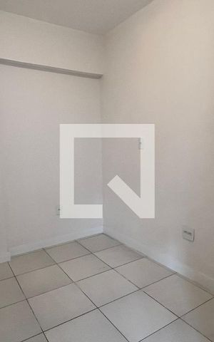 Apartamento à venda com 90m², 2 quartos e sem vaga Apartamento à venda com 90m², 2 quartos e sem vagaQuarto de Serviço