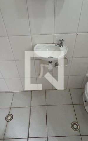 Apartamento à venda com 90m², 2 quartos e sem vaga Apartamento à venda com 90m², 2 quartos e sem vagaBanheiro de serviço