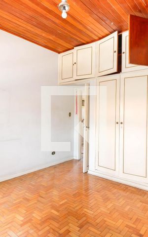 Casa à venda com 268m², 4 quartos e 4 vagas Casa à venda com 268m², 4 quartos e 4 vagasQuarto 2
