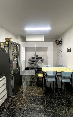 Casa à venda com 290m², 4 quartos e 3 vagas Casa à venda com 290m², 4 quartos e 3 vagasCozinha