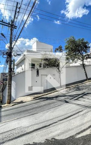 Casa à venda com 290m², 4 quartos e 3 vagas Casa à venda com 290m², 4 quartos e 3 vagasrua