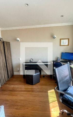 Casa à venda com 290m², 4 quartos e 3 vagas Casa à venda com 290m², 4 quartos e 3 vagasquarto 4