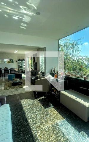 Casa à venda com 290m², 4 quartos e 3 vagas Casa à venda com 290m², 4 quartos e 3 vagassala