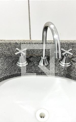 Apartamento à venda com 112m², 2 quartos e 2 vagas Apartamento à venda com 112m², 2 quartos e 2 vagasBanheiro da Suíte