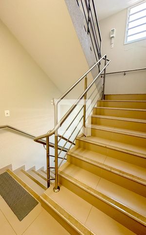 Apartamento para alugar com 130m², 3 quartos e 2 vagasEscada