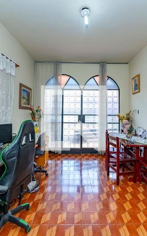 Casa à venda com 360m², 3 quartos e 4 vagas Casa à venda com 360m², 3 quartos e 4 vagasSala 1