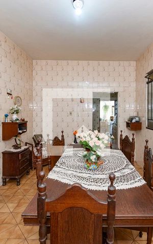 Casa à venda com 360m², 3 quartos e 4 vagas Casa à venda com 360m², 3 quartos e 4 vagasSala 2