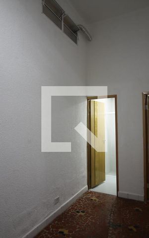 Casa à venda com 94m², 2 quartos e 2 vagasCorredor