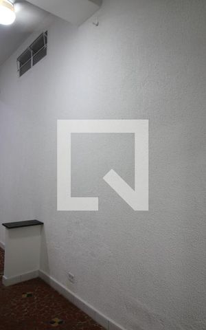 Casa à venda com 94m², 2 quartos e 2 vagasCorredor