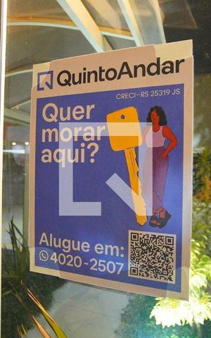 Apartamento à venda com 67m², 2 quartos e 2 vagasAdesivo