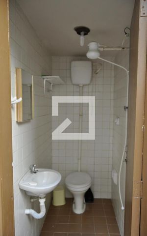 Casa à venda com 280m², 6 quartos e 4 vagasBanheiro de Serviço