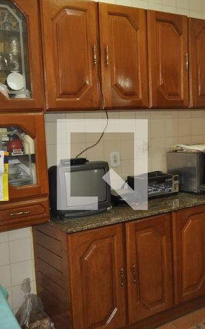 Casa à venda com 280m², 6 quartos e 4 vagasCozinha