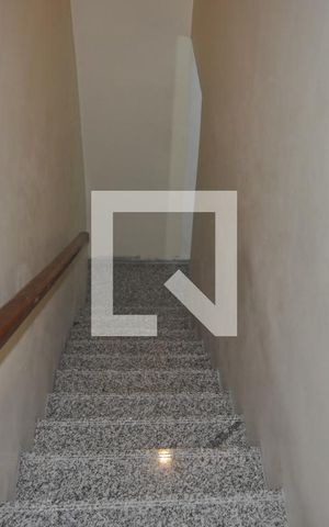 Casa à venda com 280m², 6 quartos e 4 vagasEscada