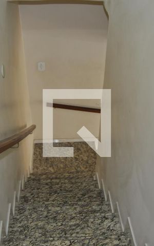 Casa à venda com 280m², 6 quartos e 4 vagasEscada