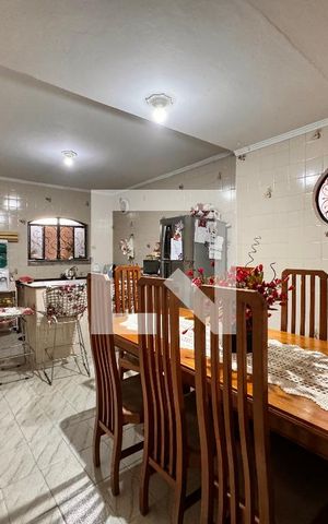 Casa à venda com 175m², 3 quartos e 2 vagas Casa à venda com 175m², 3 quartos e 2 vagasCozinha