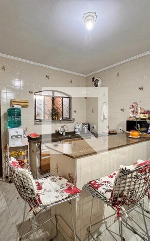 Casa à venda com 175m², 3 quartos e 2 vagas Casa à venda com 175m², 3 quartos e 2 vagasCozinha