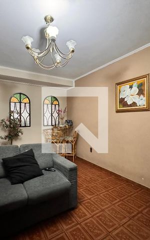 Casa à venda com 175m², 3 quartos e 2 vagas Casa à venda com 175m², 3 quartos e 2 vagasSala