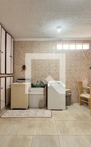 Casa à venda com 175m², 3 quartos e 2 vagas Casa à venda com 175m², 3 quartos e 2 vagasLavanderia