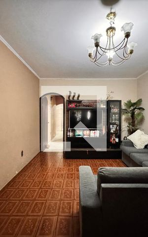Casa à venda com 175m², 3 quartos e 2 vagas Casa à venda com 175m², 3 quartos e 2 vagasSala