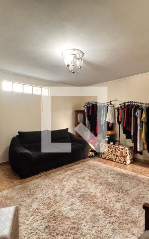 Casa à venda com 175m², 3 quartos e 2 vagas Casa à venda com 175m², 3 quartos e 2 vagasQuarto