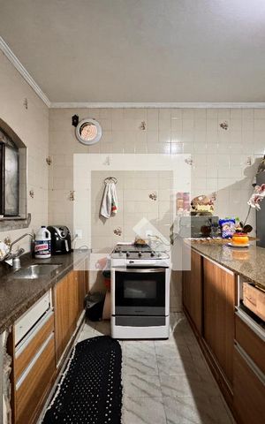 Casa à venda com 175m², 3 quartos e 2 vagas Casa à venda com 175m², 3 quartos e 2 vagasCozinha
