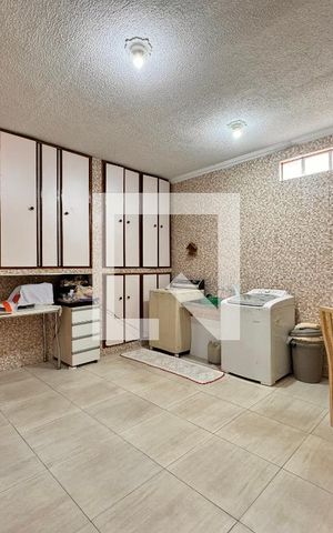 Casa à venda com 175m², 3 quartos e 2 vagas Casa à venda com 175m², 3 quartos e 2 vagasLavanderia