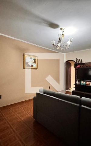 Casa à venda com 175m², 3 quartos e 2 vagas Casa à venda com 175m², 3 quartos e 2 vagasSala