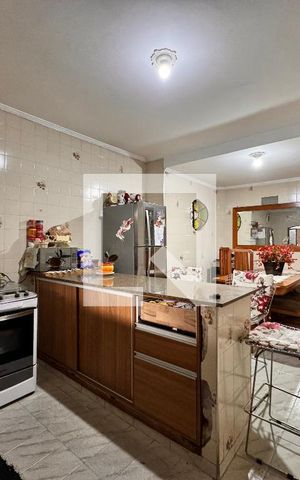 Casa à venda com 175m², 3 quartos e 2 vagas Casa à venda com 175m², 3 quartos e 2 vagasCozinha