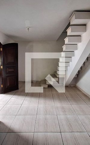 Casa à venda com 150m², 3 quartos e 1 vaga Casa à venda com 150m², 3 quartos e 1 vagaSala