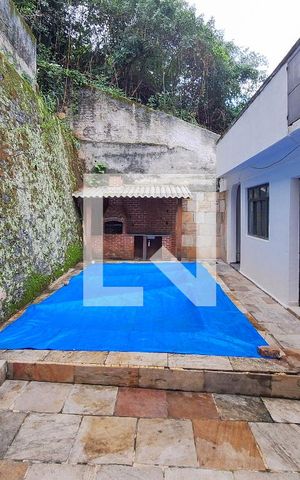 Casa à venda com 150m², 3 quartos e 1 vaga Casa à venda com 150m², 3 quartos e 1 vagaPiscina