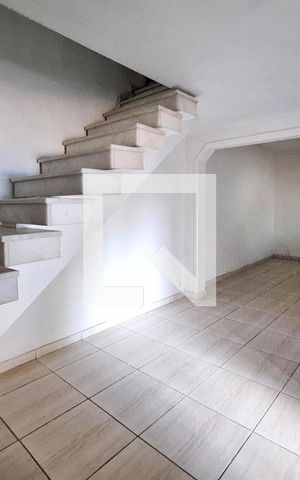Casa à venda com 150m², 3 quartos e 1 vaga Casa à venda com 150m², 3 quartos e 1 vagaSala