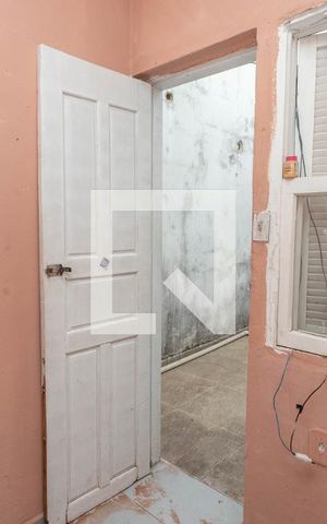 Casa para alugar com 100m², 2 quartos e 1 vaga Casa para alugar com 100m², 2 quartos e 1 vagaQuarto de serviço