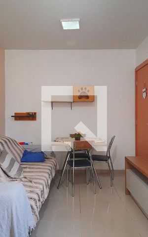 Apartamento à venda com 40m², 2 quartos e 1 vaga Apartamento à venda com 40m², 2 quartos e 1 vagaSala