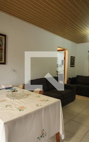 Casa à venda com 175m², 2 quartos e 7 vagasSala