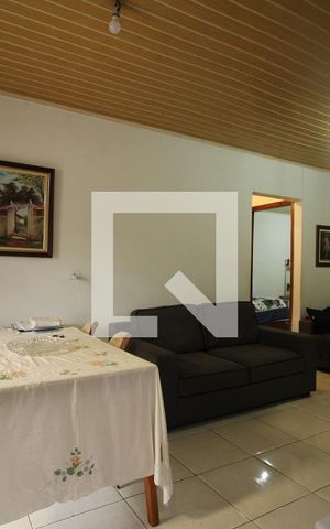 Casa à venda com 175m², 2 quartos e 7 vagasSala