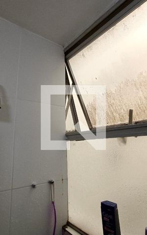 Apartamento à venda com 225m², 4 quartos e 1 vaga Apartamento à venda com 225m², 4 quartos e 1 vagaBanheiro social