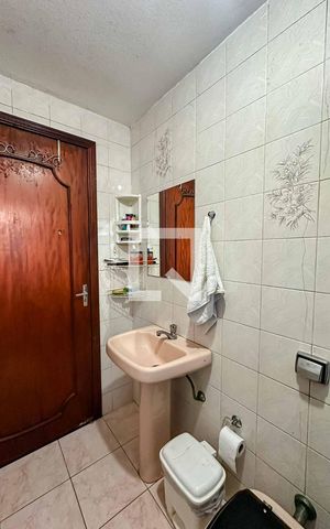 Casa à venda com 150m², 4 quartos e 4 vagas Casa à venda com 150m², 4 quartos e 4 vagasBanheiro