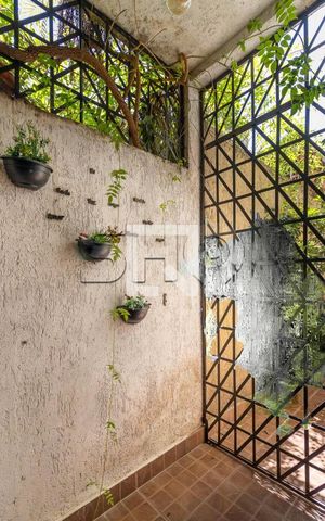 Casa à venda com 230m², 3 quartos e 2 vagas