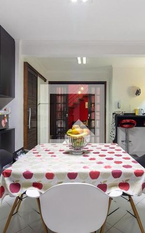 Casa à venda com 230m², 3 quartos e 2 vagas